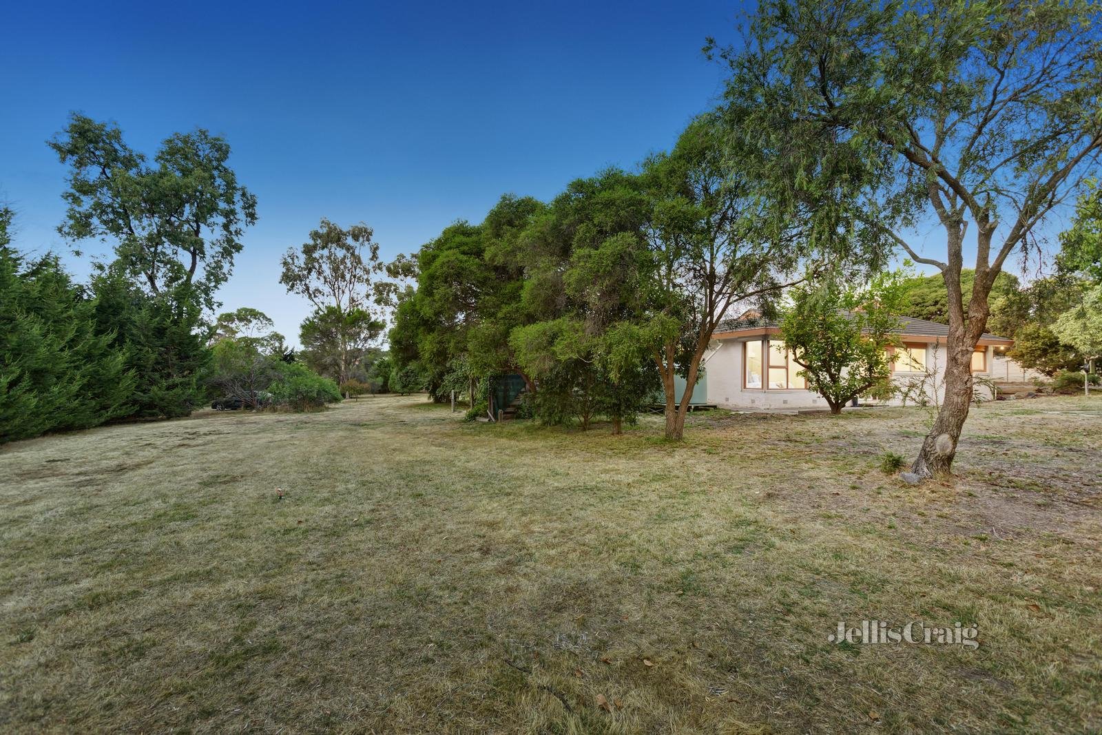 20 Youngs Road, Yarrambat image 15