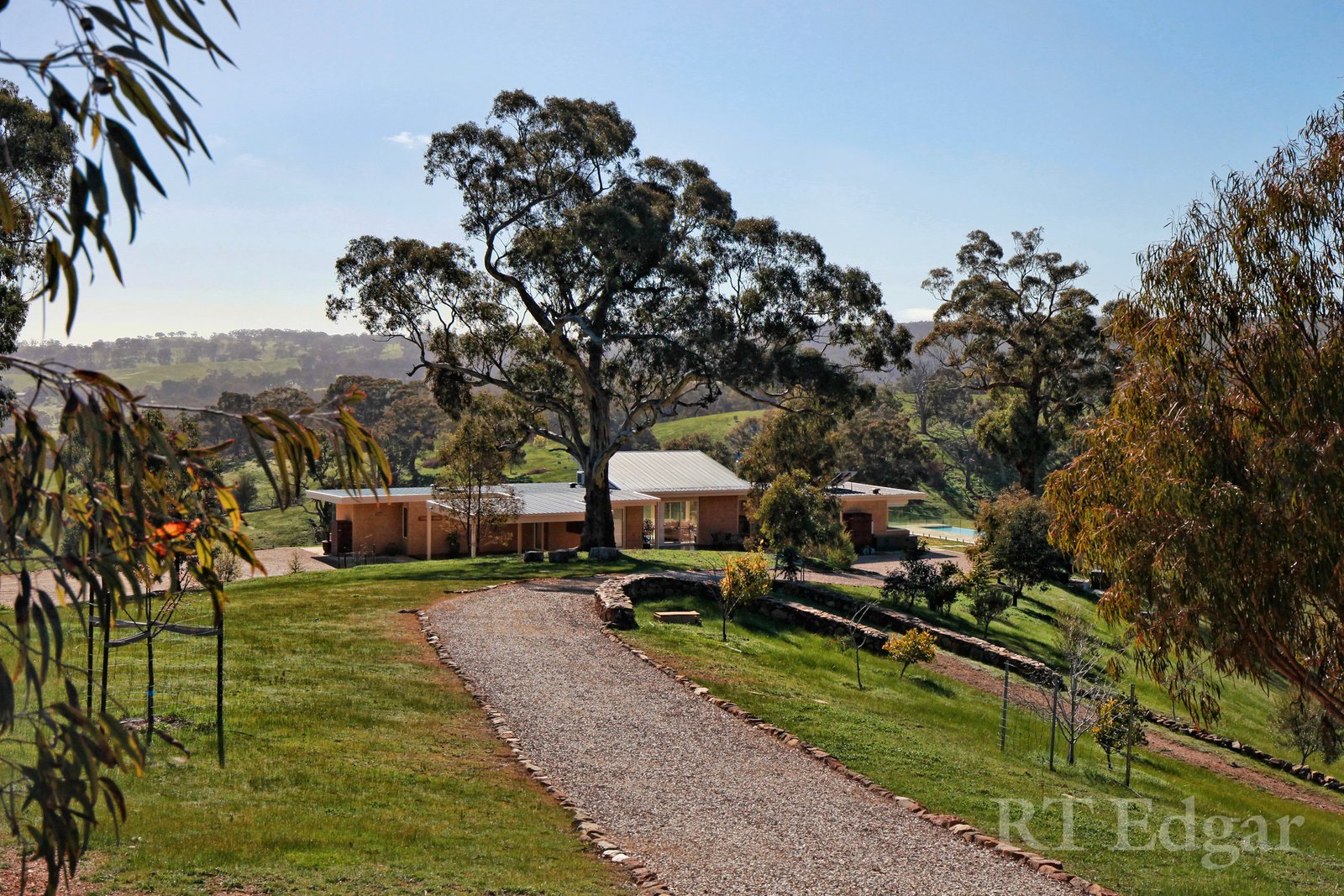 Property Gallery Thumbnail 3