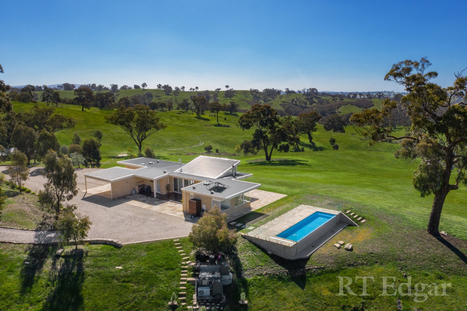 Property Gallery Thumbnail 6