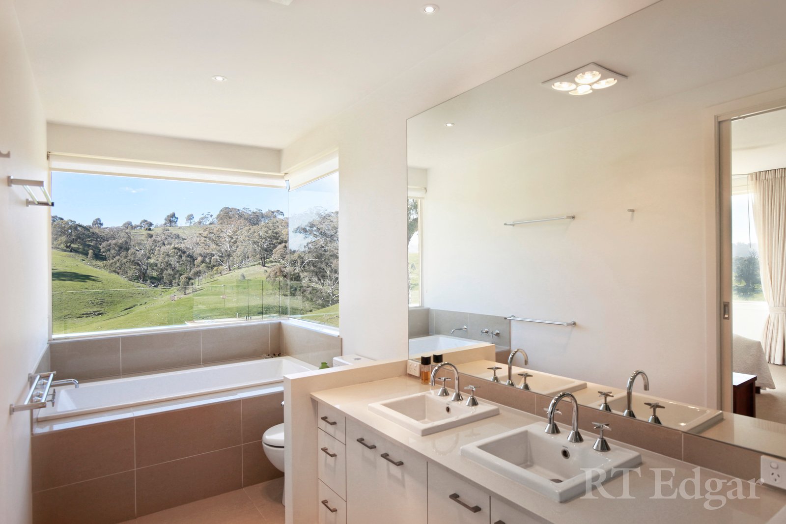 Property Gallery Thumbnail 10