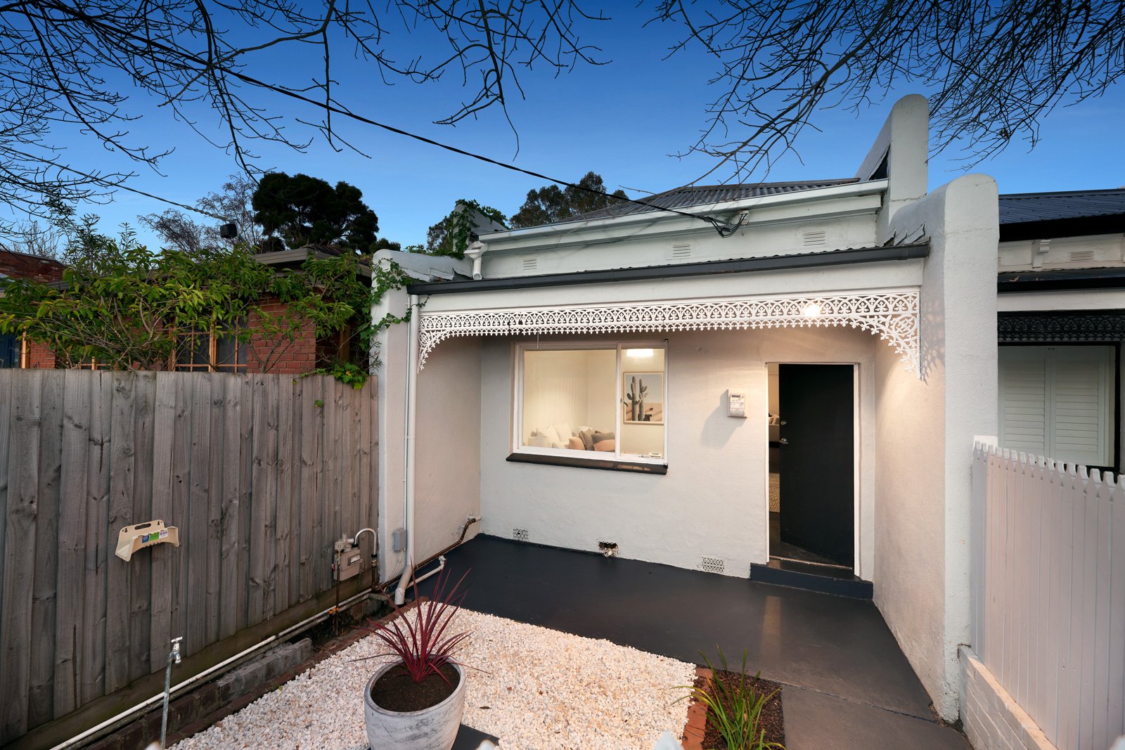 200 Pin Oak Crescent, FLEMINGTON VIC 3031