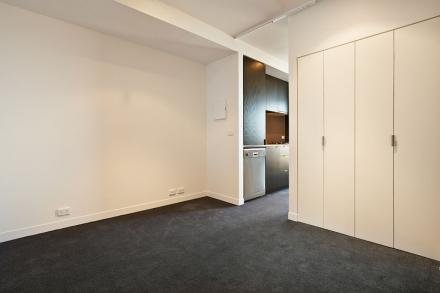 2004 / 7 Yarra Street SOUTH YARRA, VIC 3141