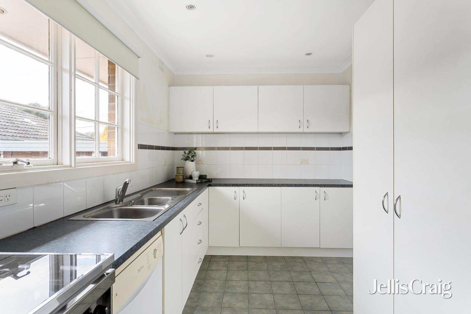20/1-6 Chaprowe Court, Cheltenham image 4