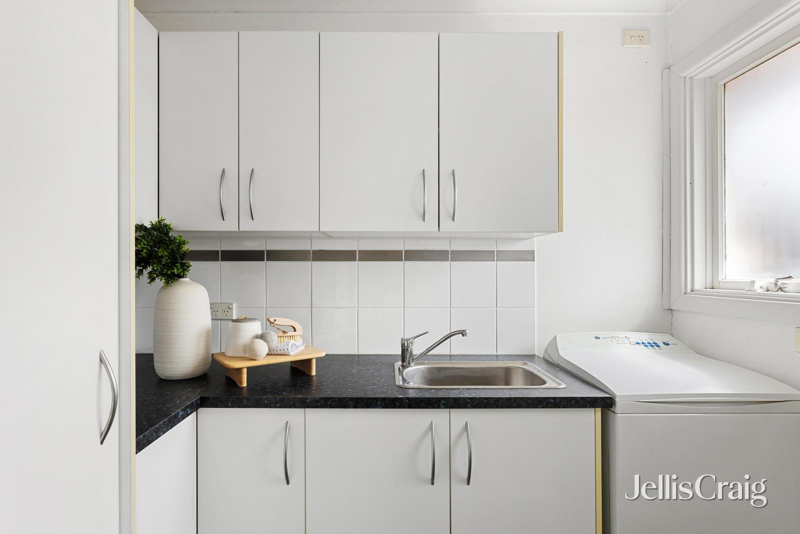 20/1-6 Chaprowe Court, Cheltenham image 9