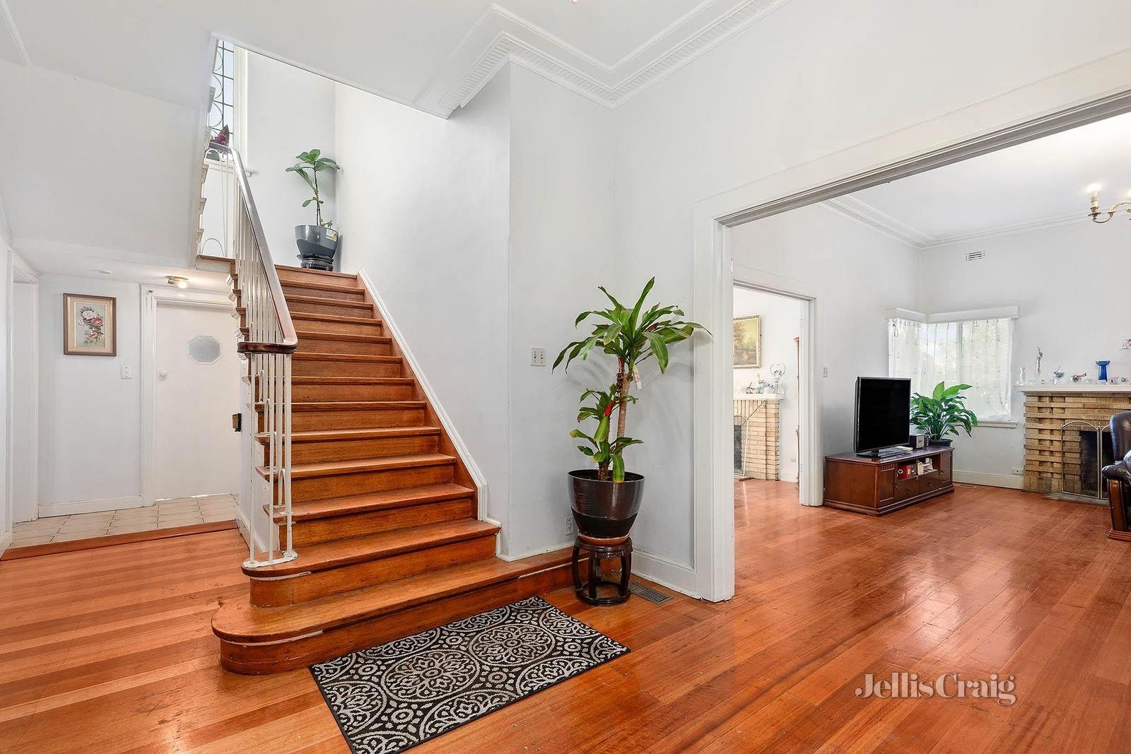 201 Doncaster Road, Balwyn North image 3