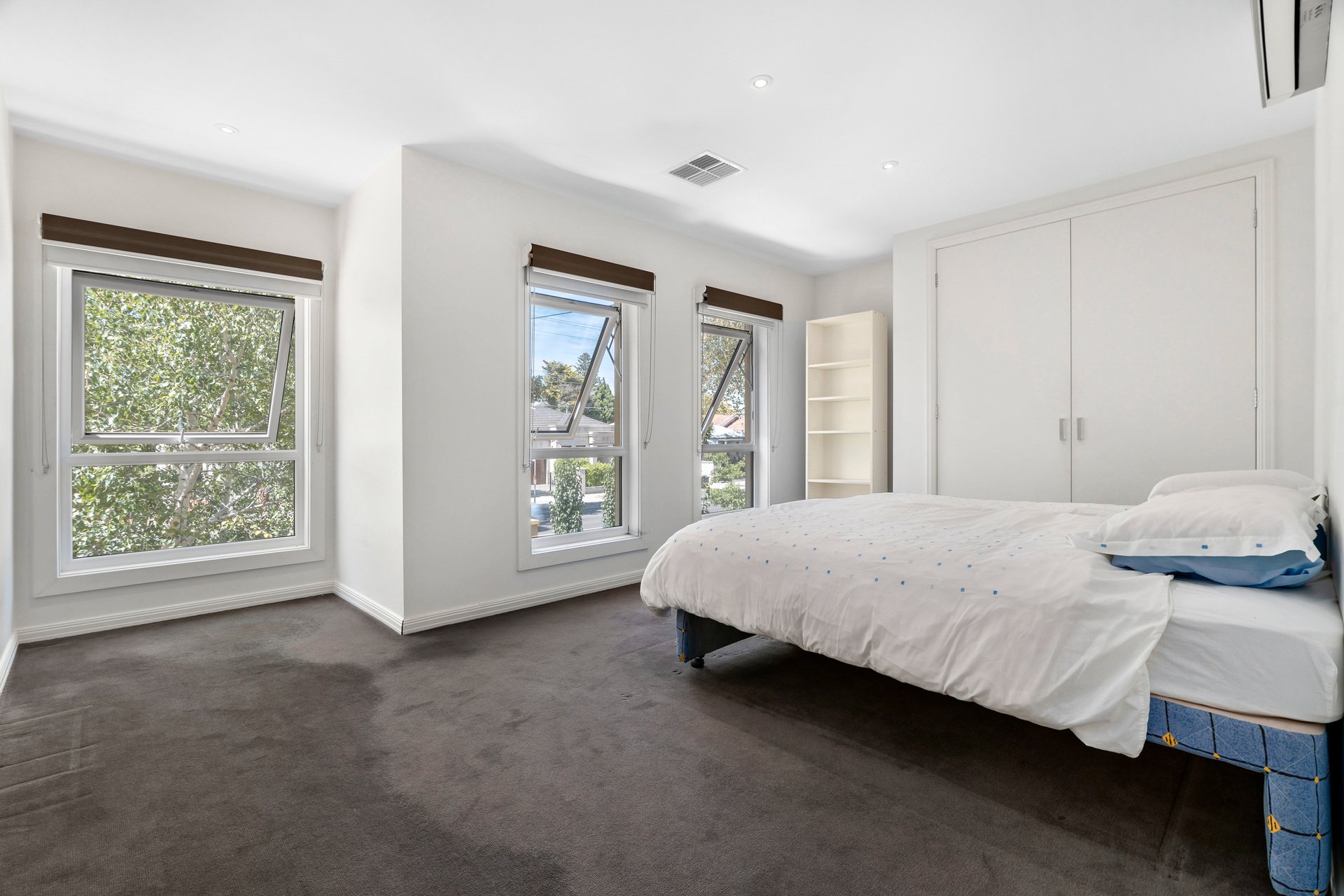 Property Gallery Thumbnail 7