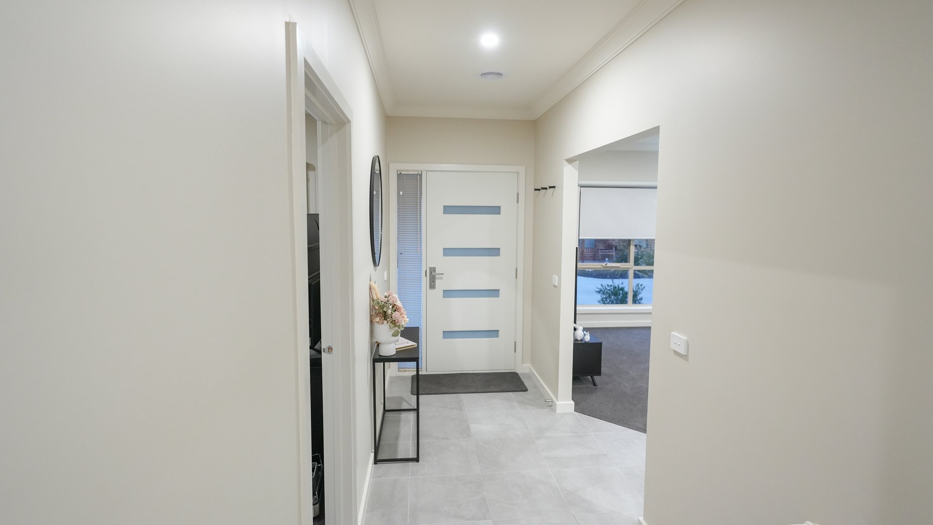 20/1 Roger Street, Romsey image 2