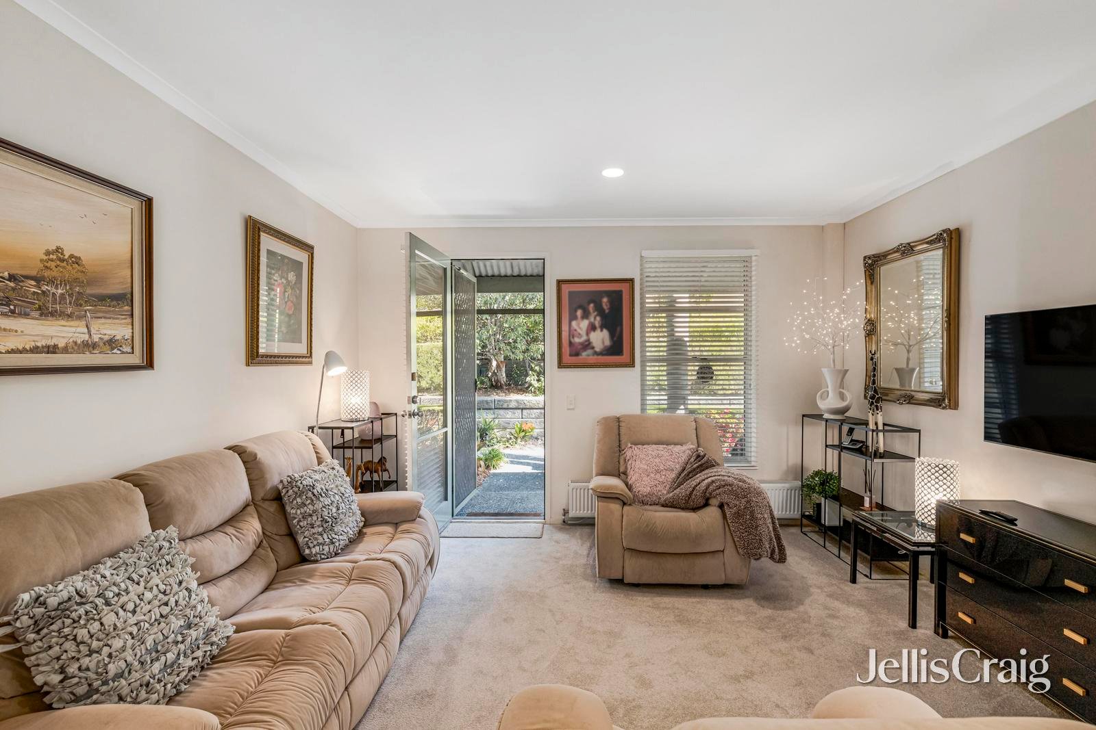 201 Wiltshire Drive, Kew image 2