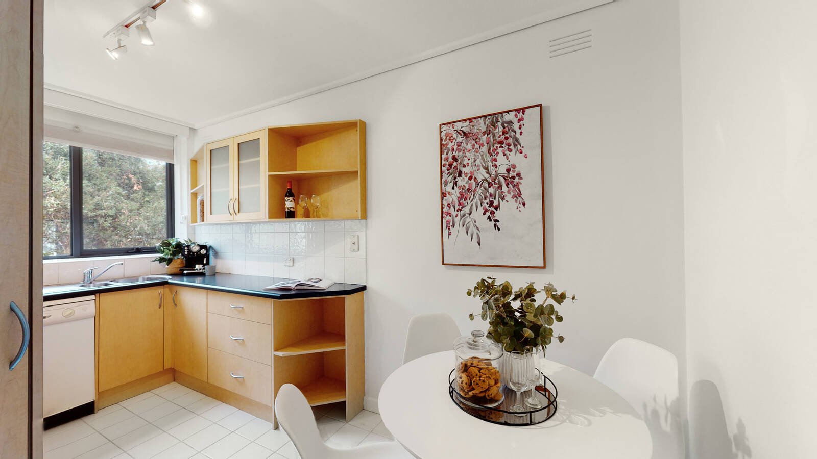 Property Gallery Thumbnail 3