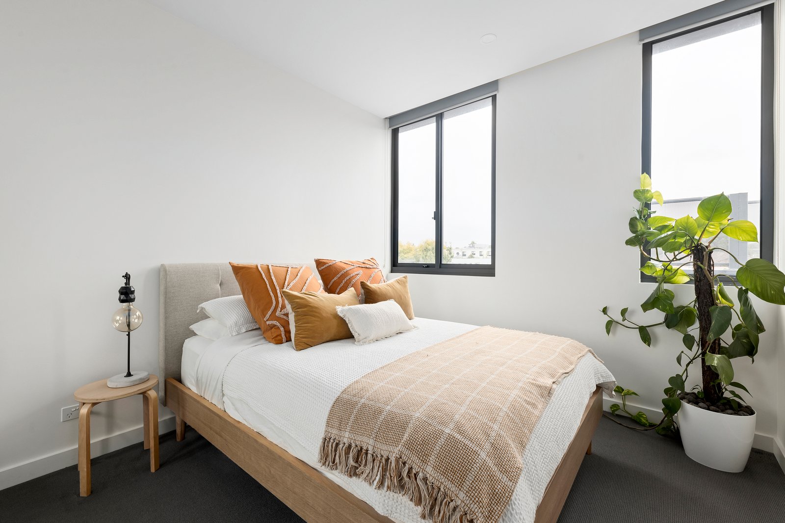 Property Gallery Thumbnail 9