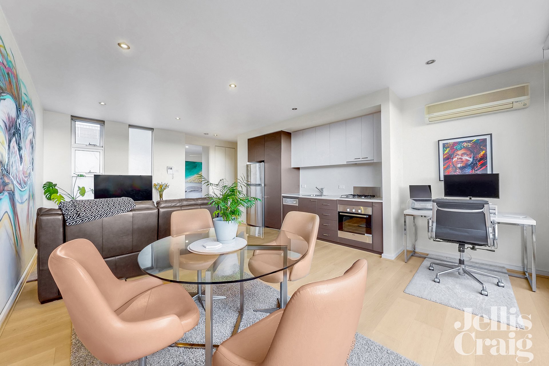 201/122 Ormond Road, Elwood image 2