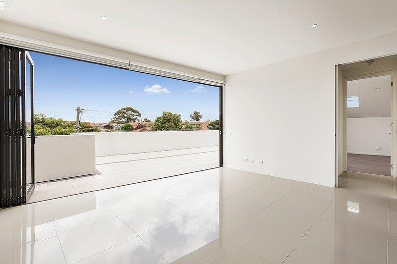 Property Gallery Thumbnail 3