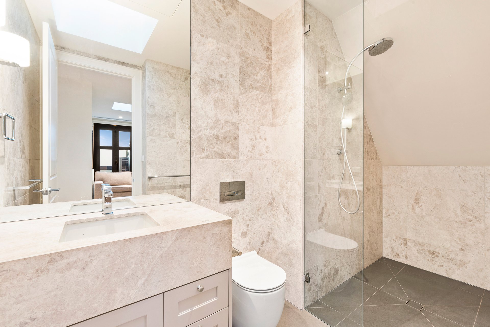 Property Gallery Thumbnail 4