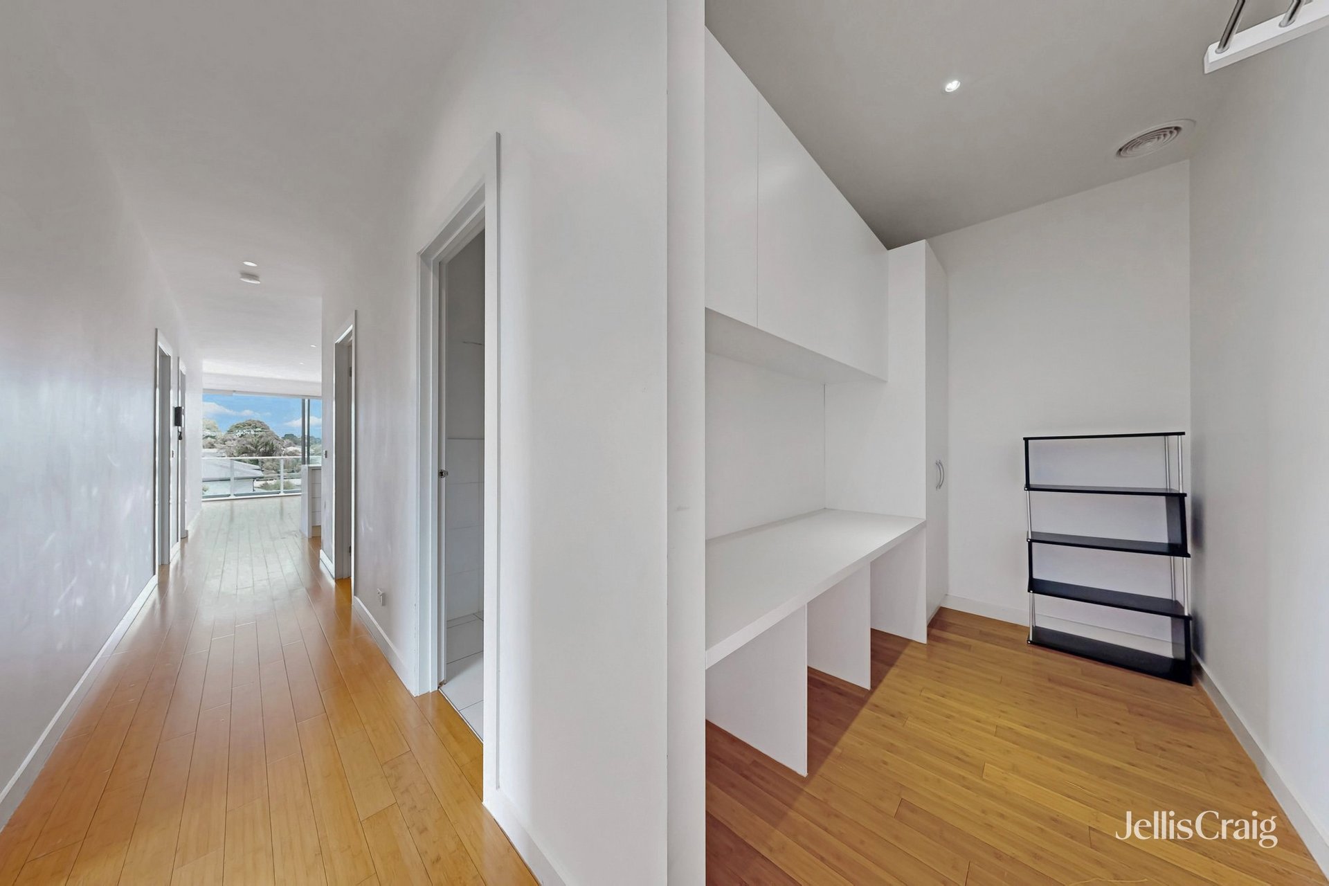 201/135 Lower Dandenong Road, Mentone image 4