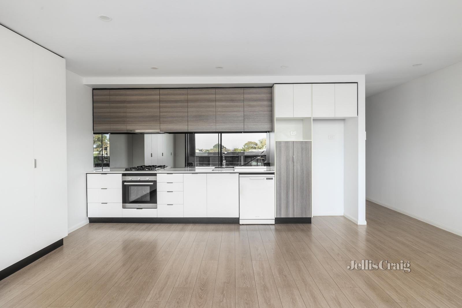 201/193 Mckinnon Road, Mckinnon image 2