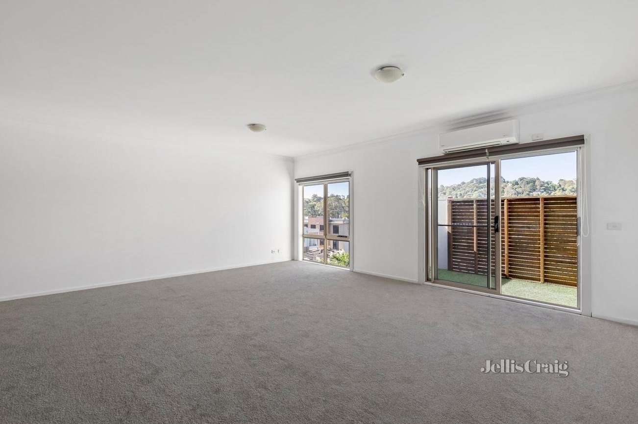 20/12-18 Bourke Street, Ringwood image 2