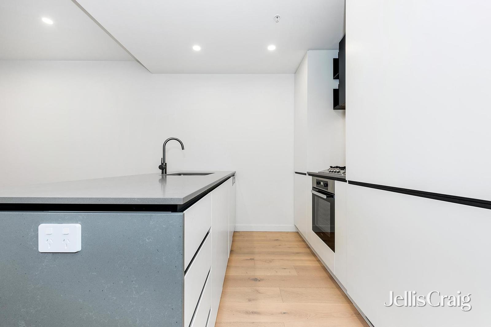 201/2 Mascoma Street, Ascot Vale image 4
