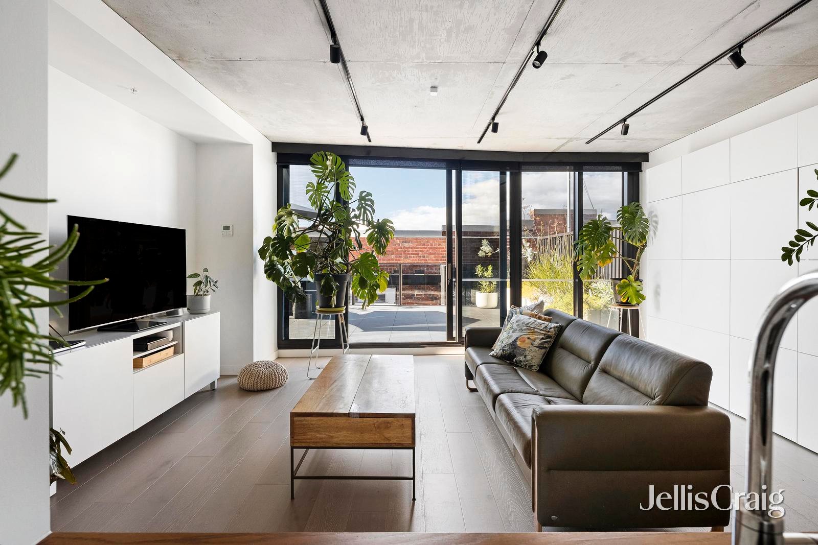 201/25 Johnston Street, Collingwood image 2