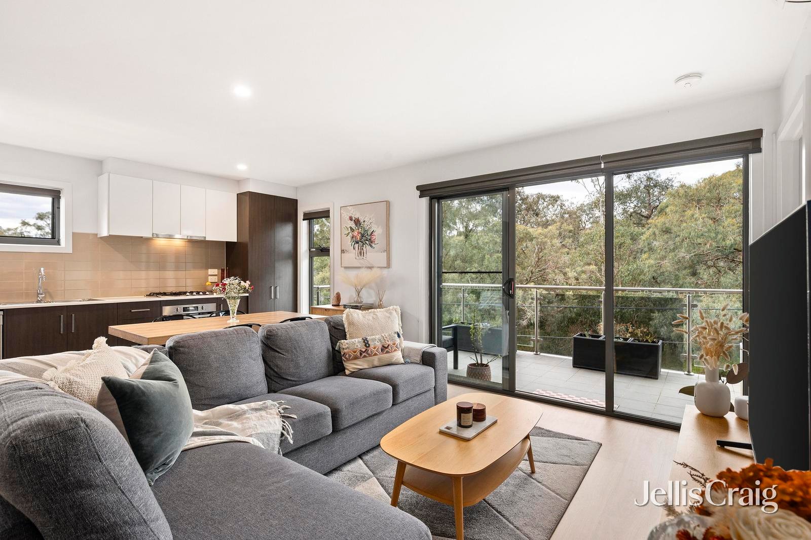 201/27 King Street, Bayswater image 2