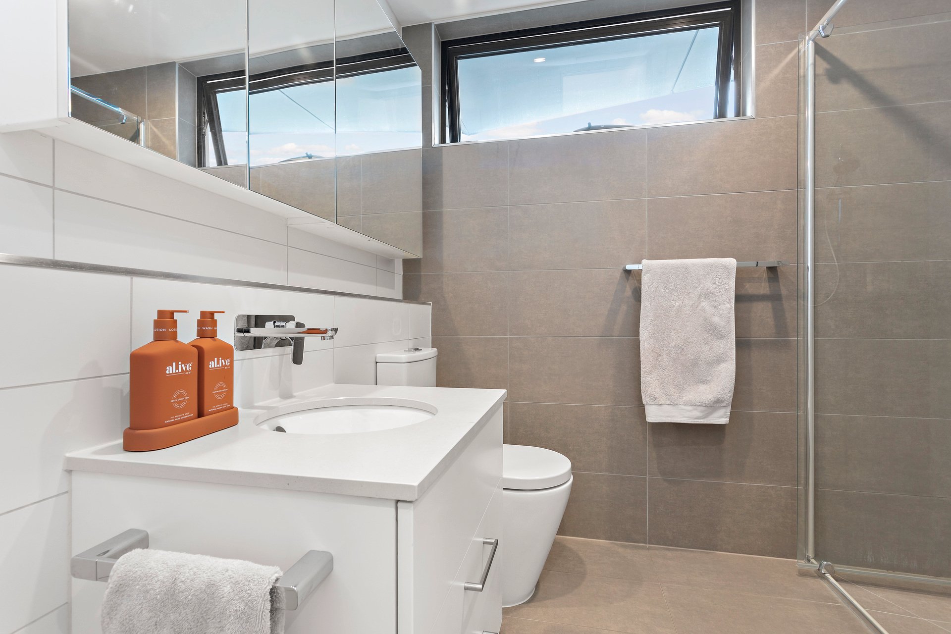 Property Gallery Thumbnail 9