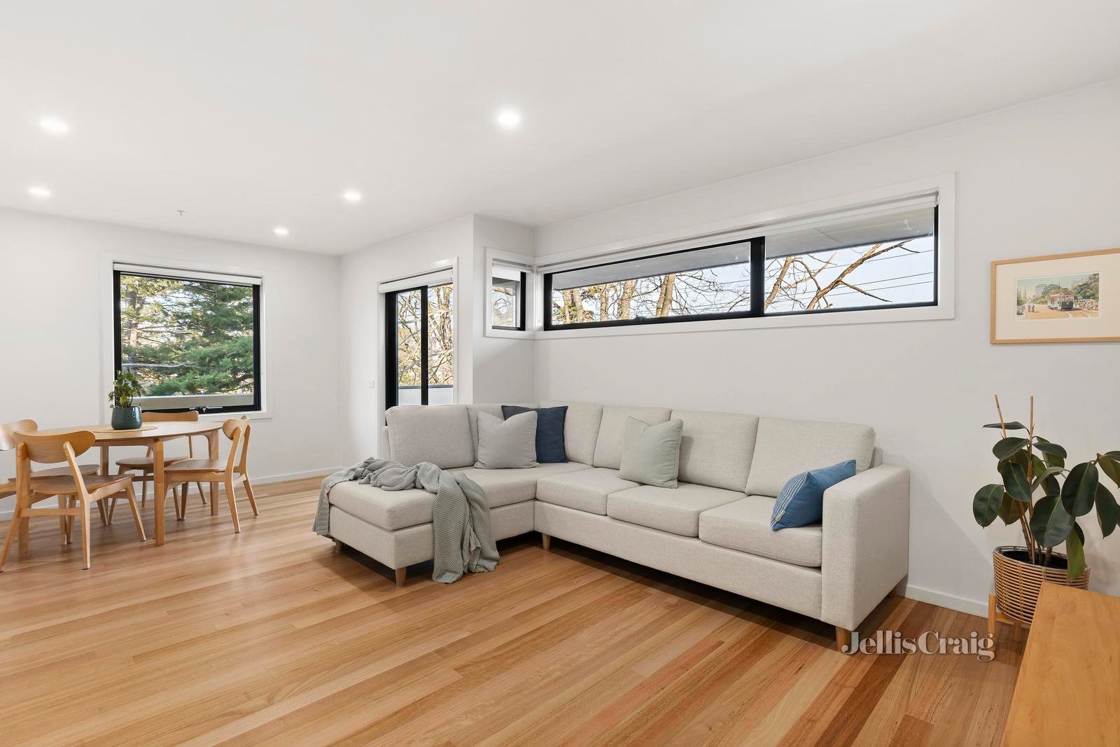 201/291 Mount Dandenong Road, Croydon image 2