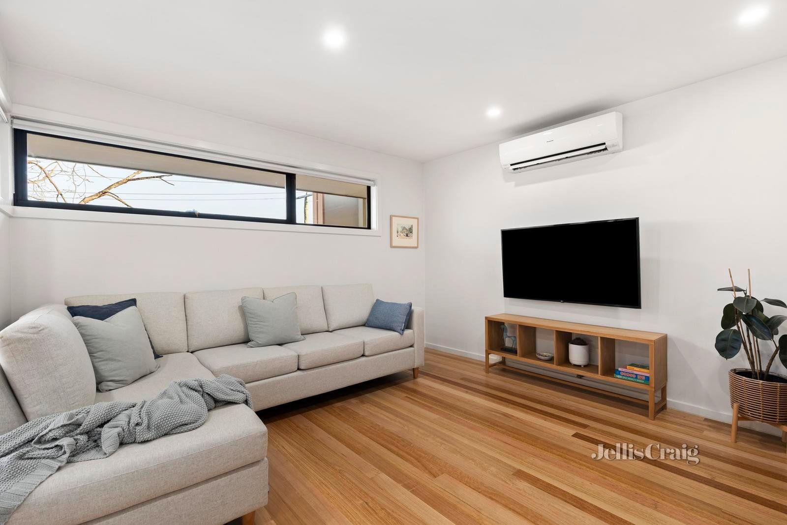 201/291 Mount Dandenong Road, Croydon image 3