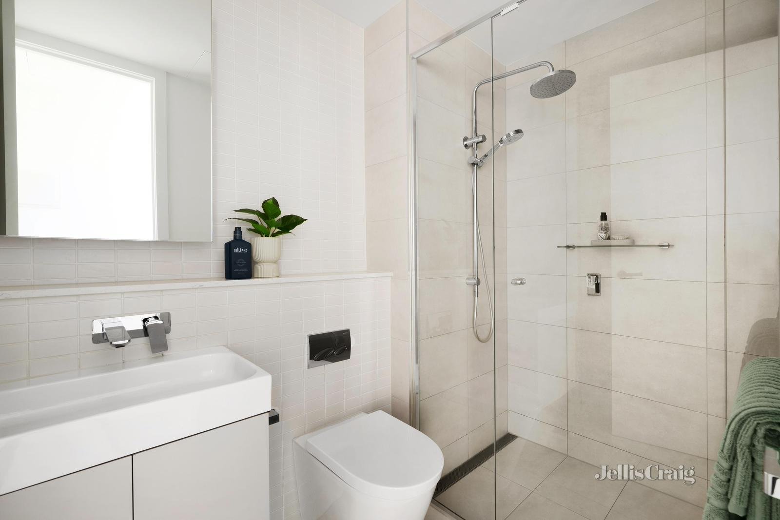 201/348 Canterbury Road, Surrey Hills image 5