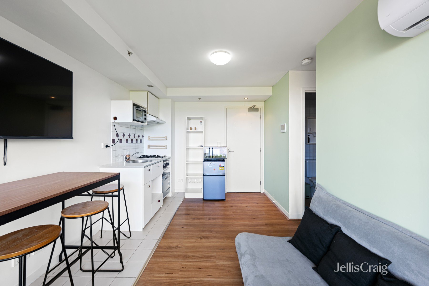 201/383 Burwood Road, Hawthorn image 2