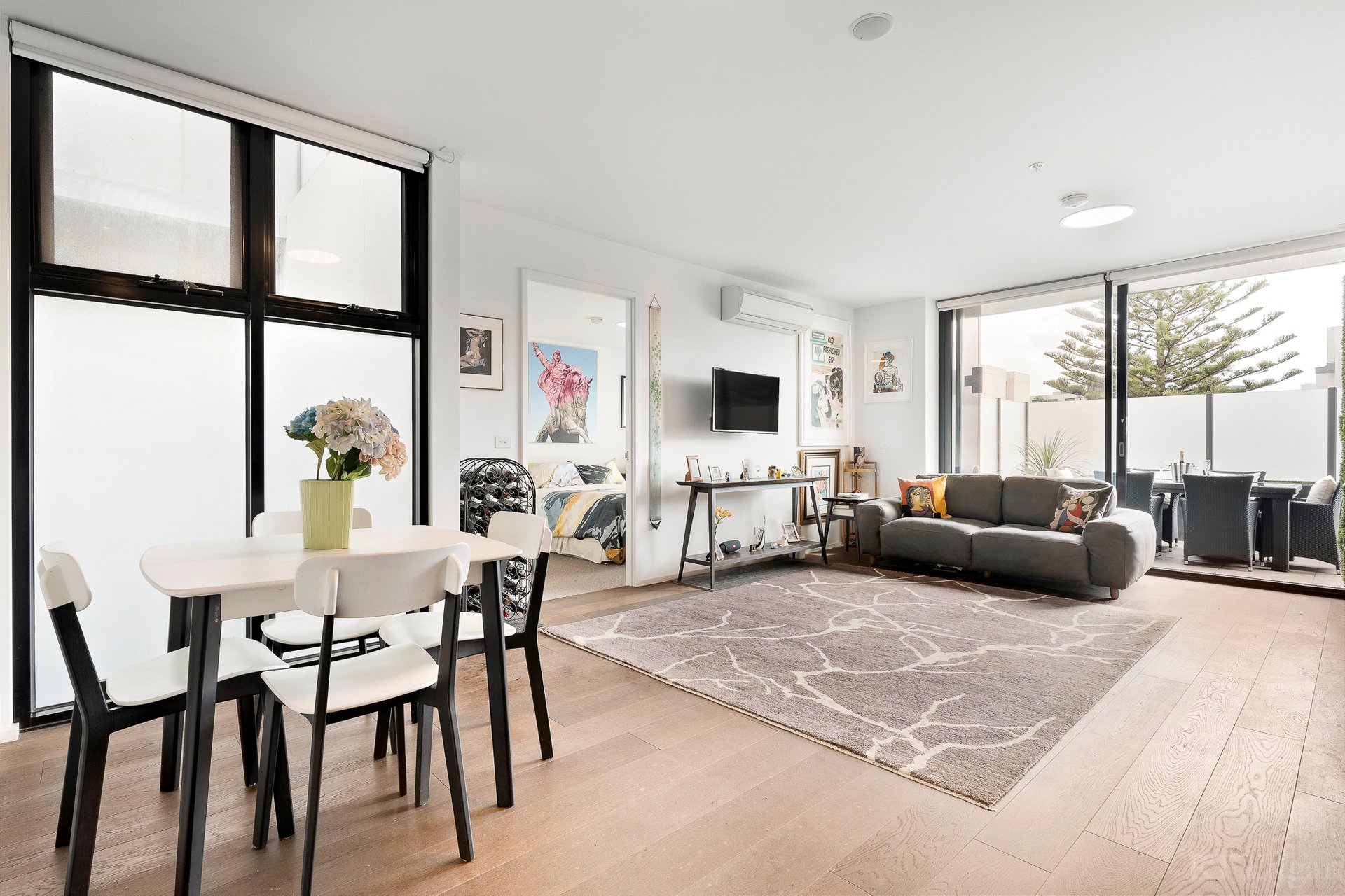 201/40 Beach Street, Port Melbourne image 1