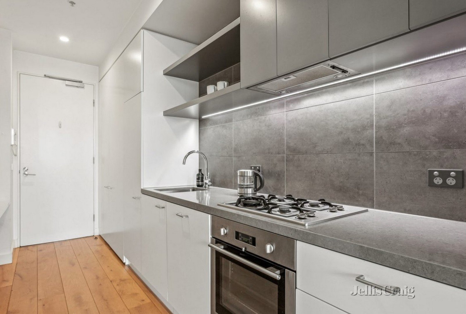 201/427 Hampton Street, Hampton image 4