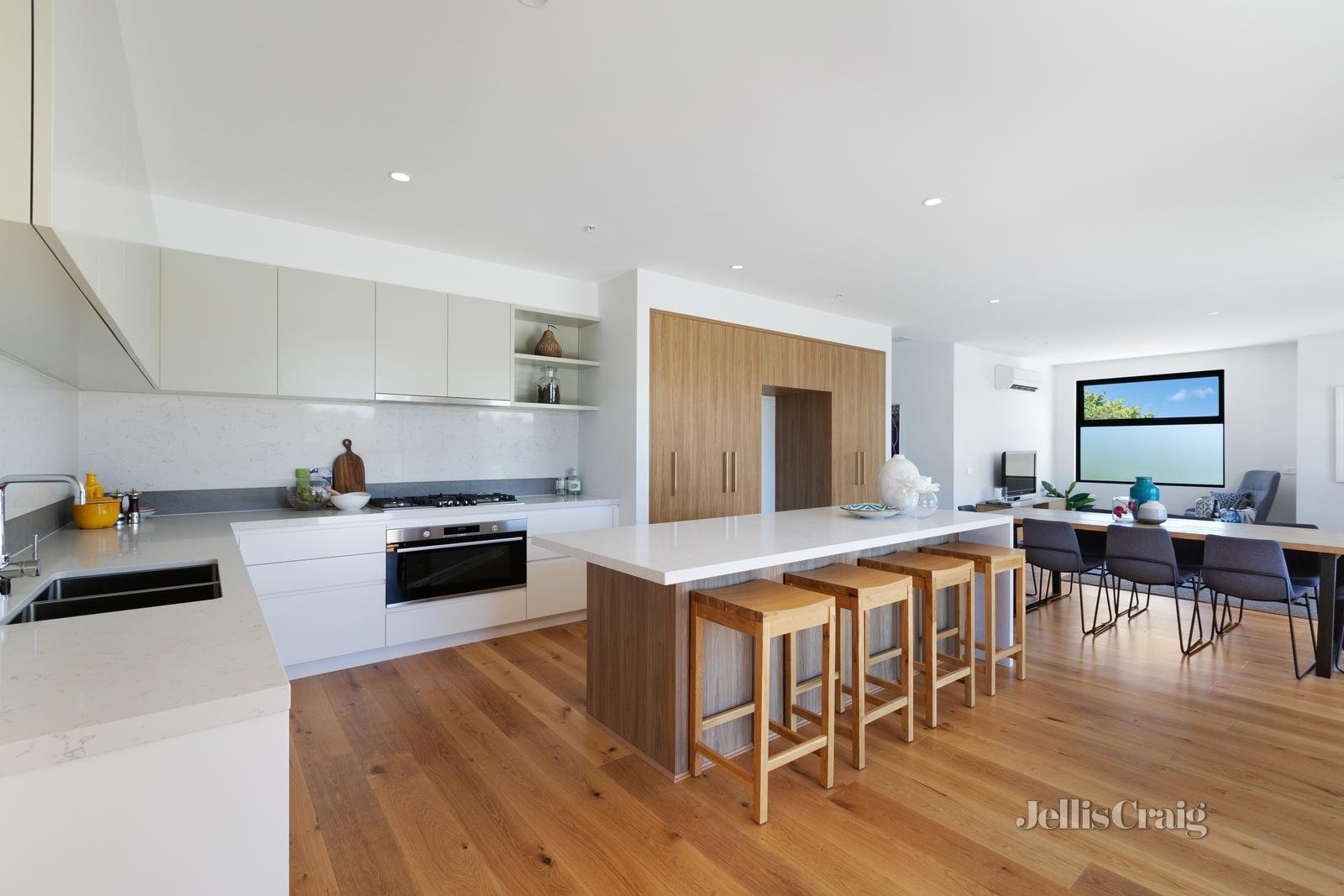 201/468-470 Whitehorse Road, Surrey Hills image 4