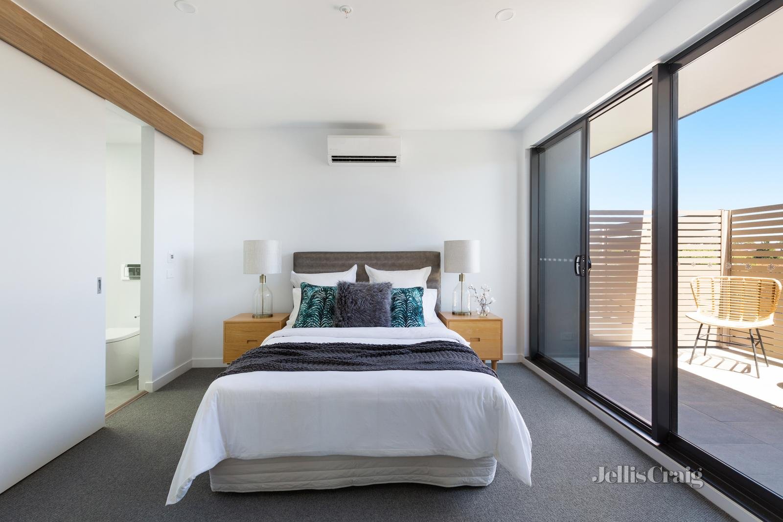 201/468-470 Whitehorse Road, Surrey Hills image 6
