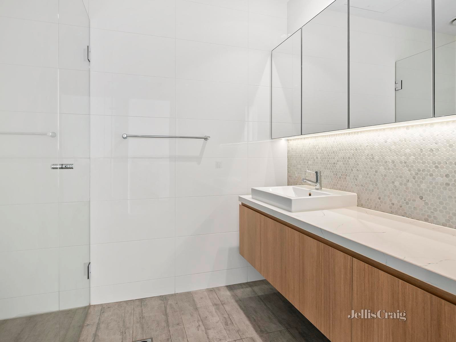 2014/850 Whitehorse Road, Box Hill image 4
