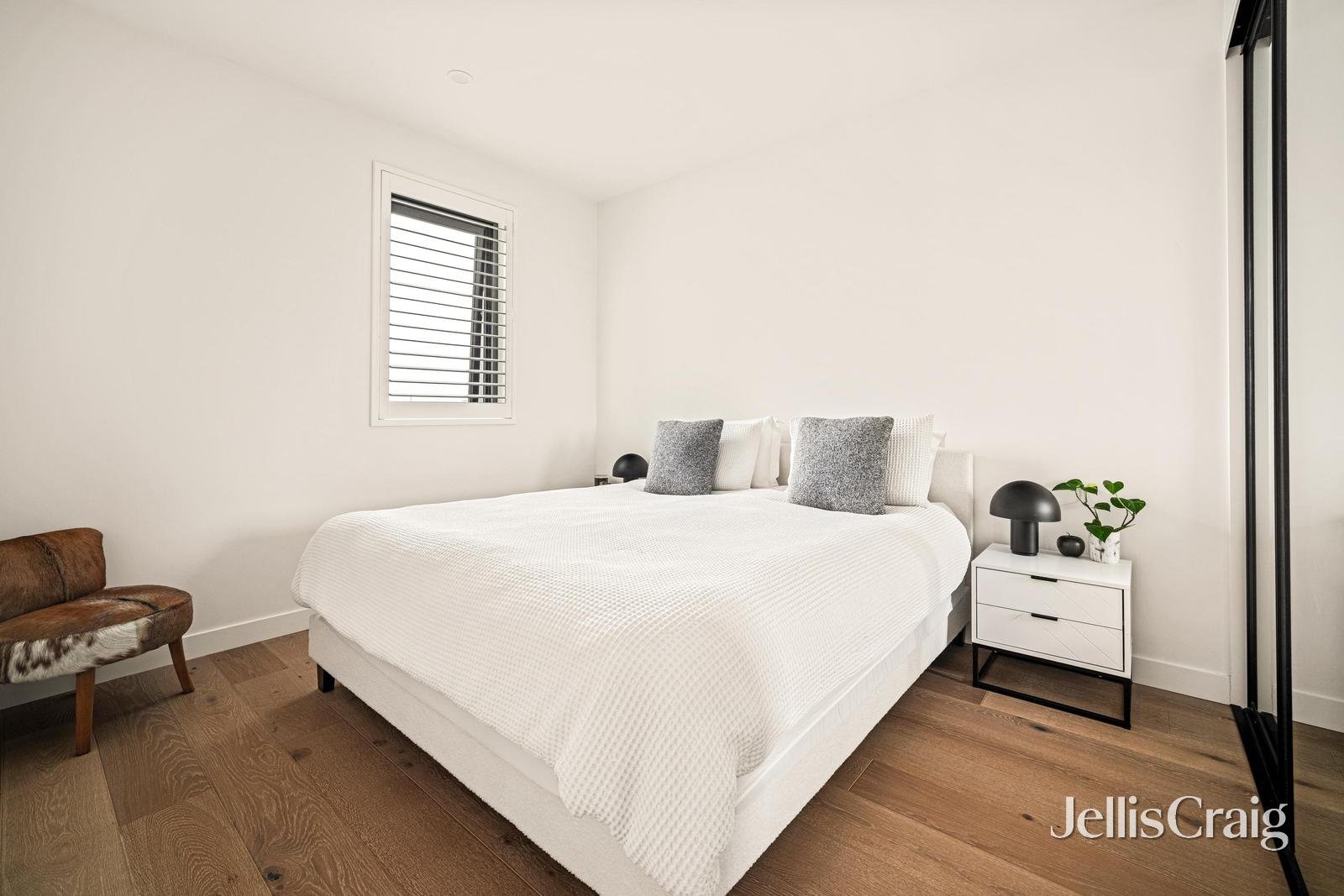 201/4A Horscroft Place, Moorabbin image 8