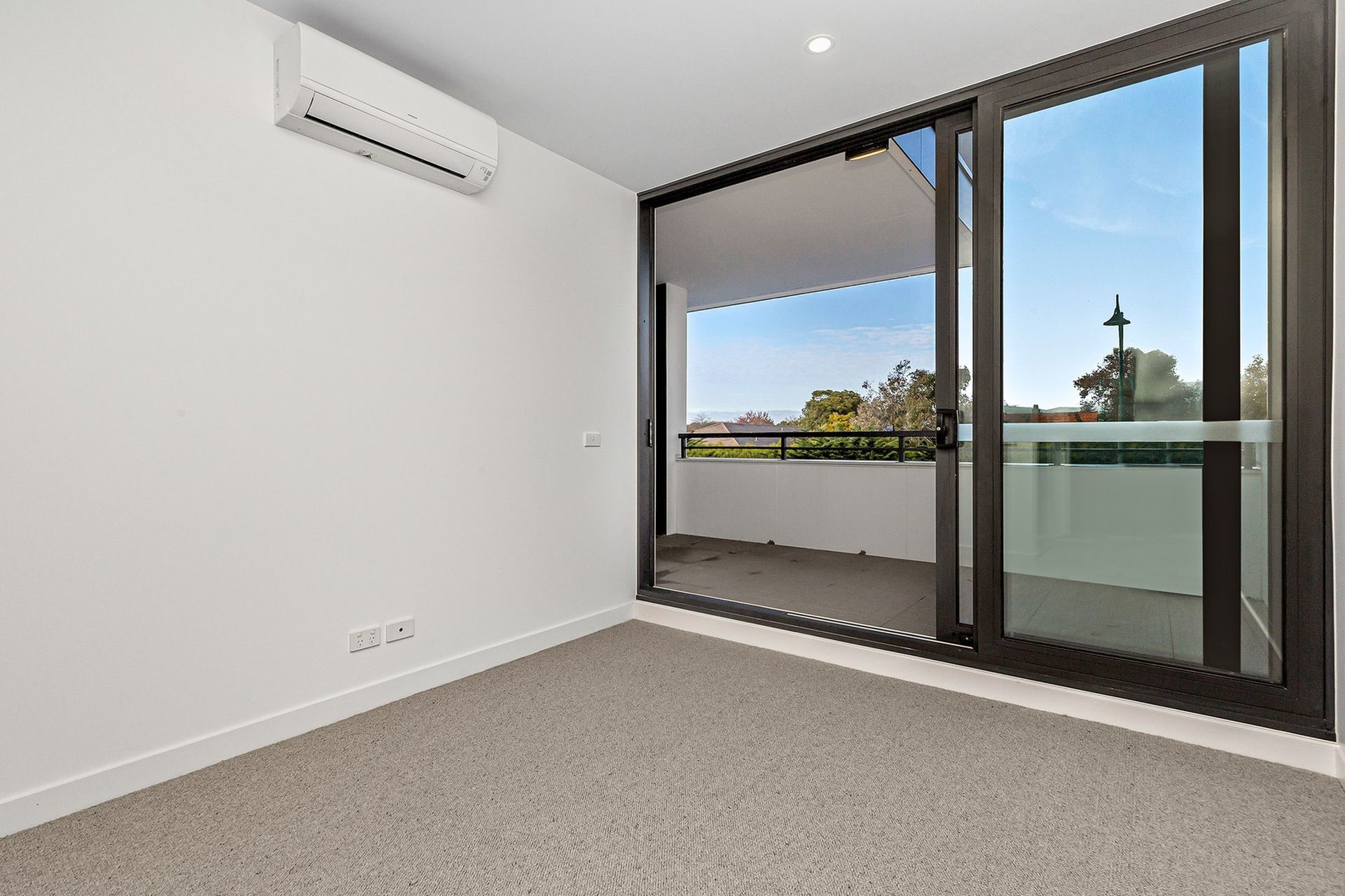 201/661 Whitehorse Road, Mont Albert image 4