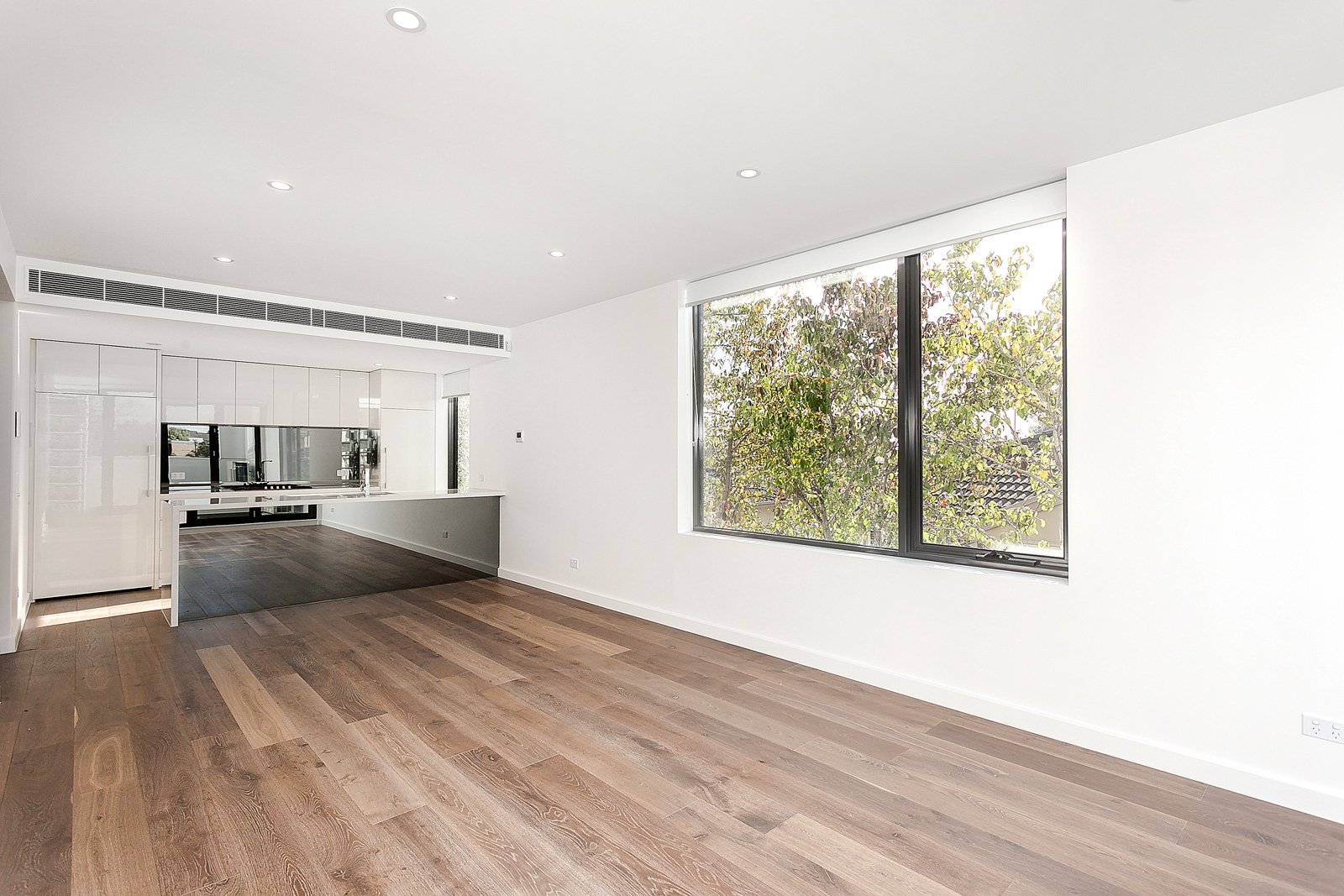 Property Gallery Thumbnail 4