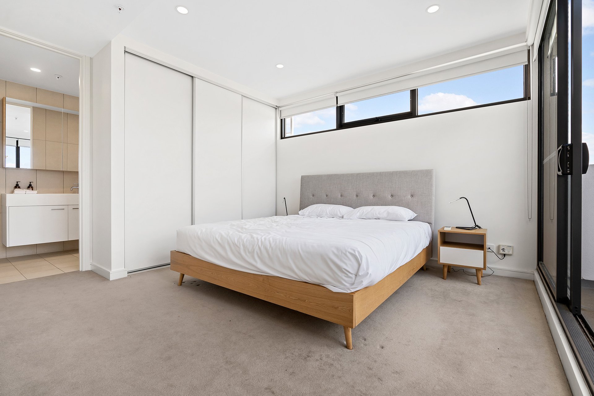 Property Gallery Thumbnail 6