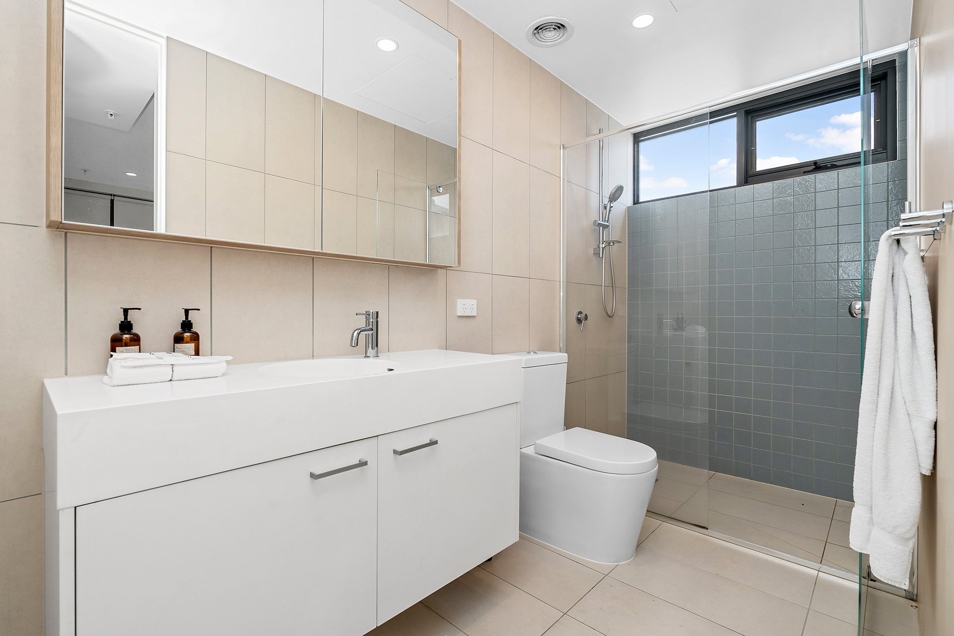 Property Gallery Thumbnail 8