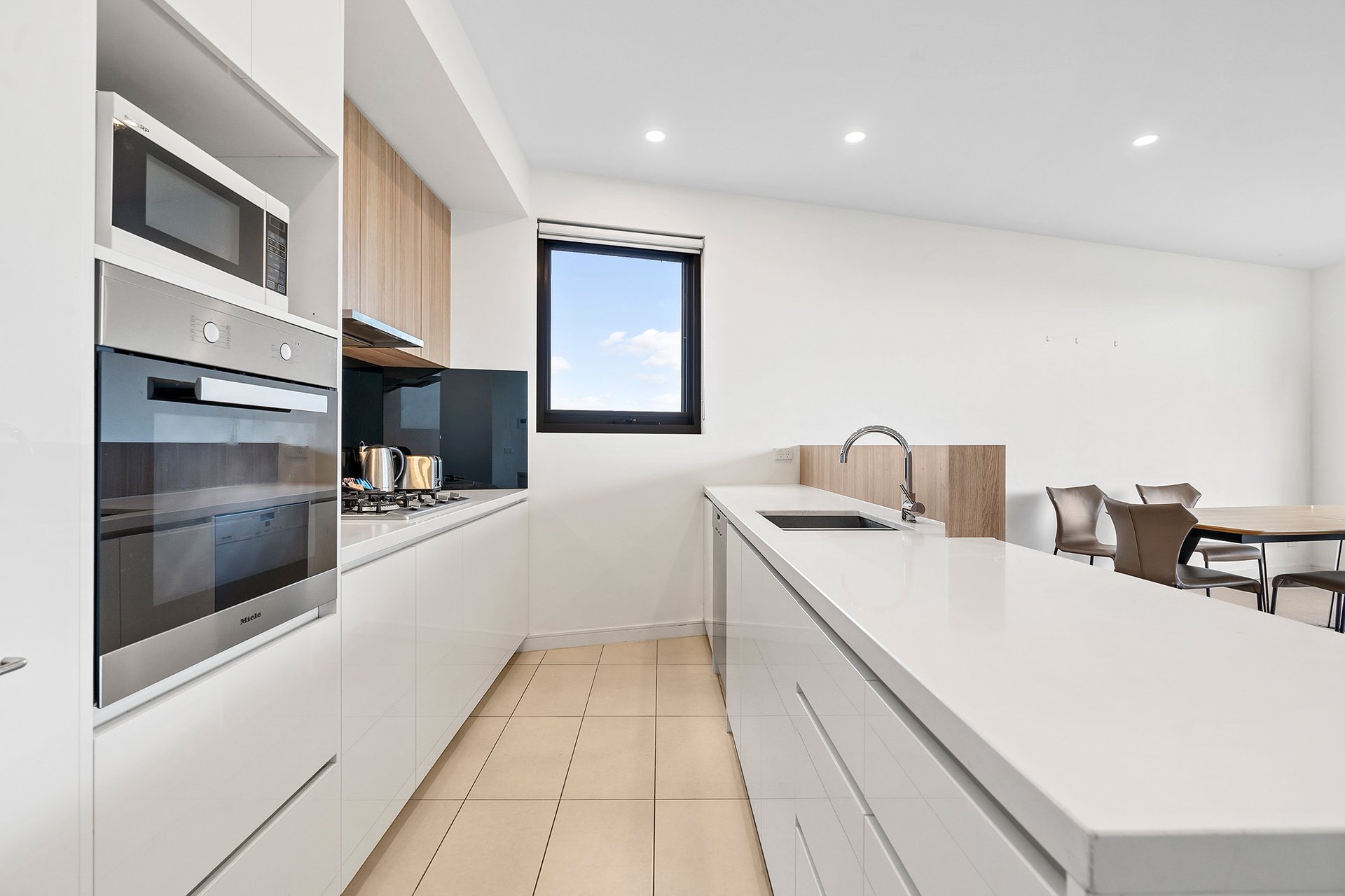 Property Gallery Thumbnail 3