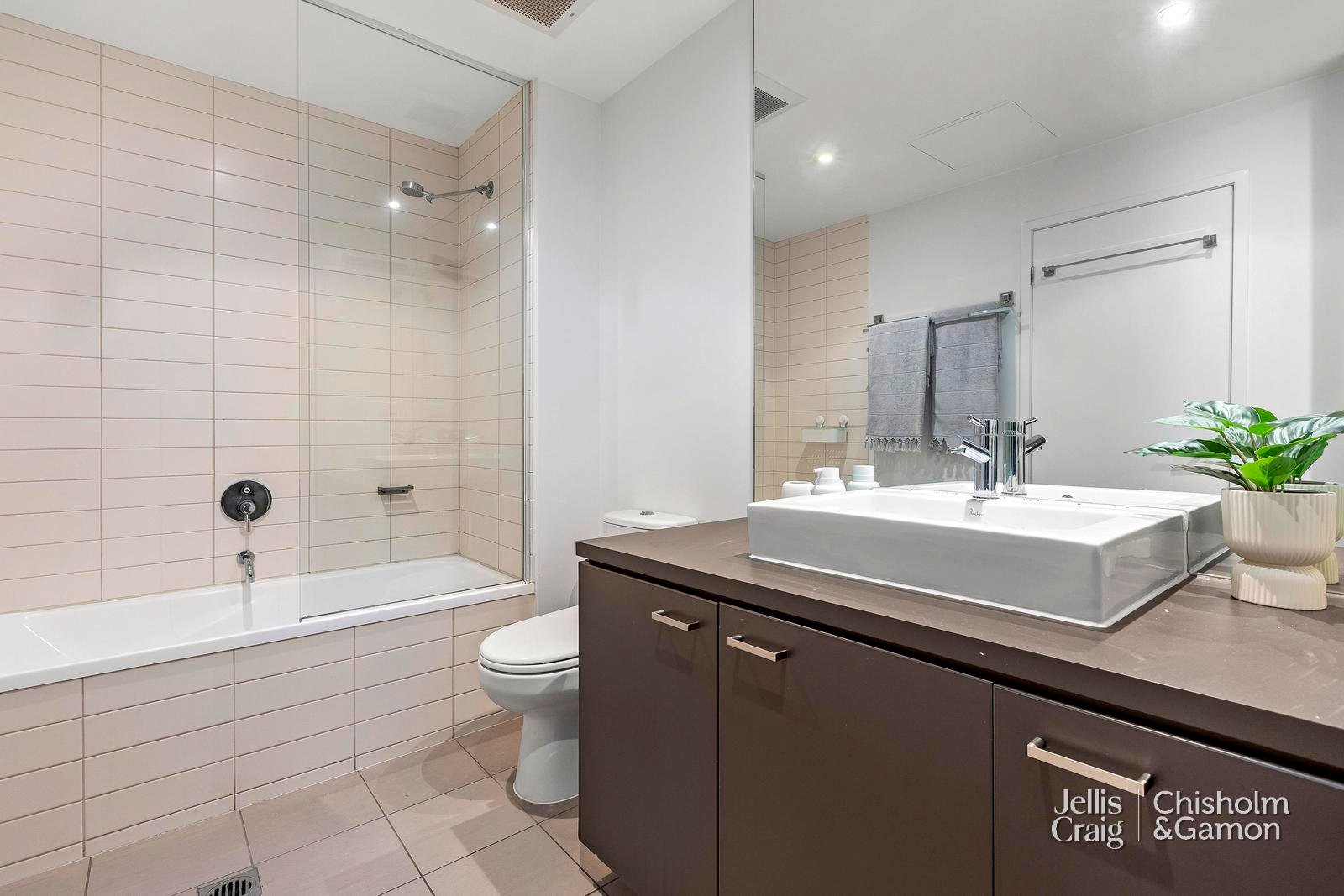 201/95 Ormond Road, Elwood image 9