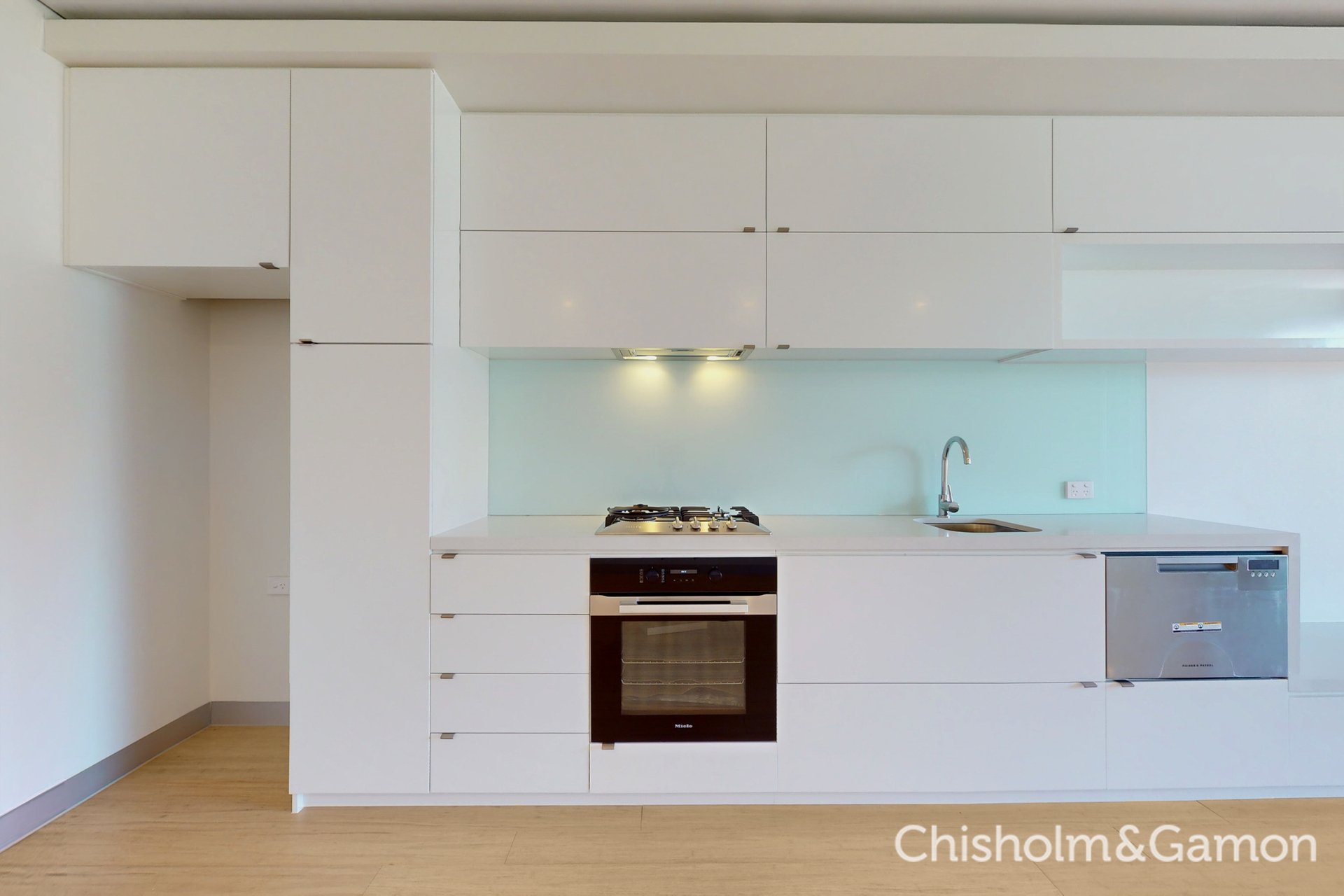 201/96 Ormond Road, Elwood image 2