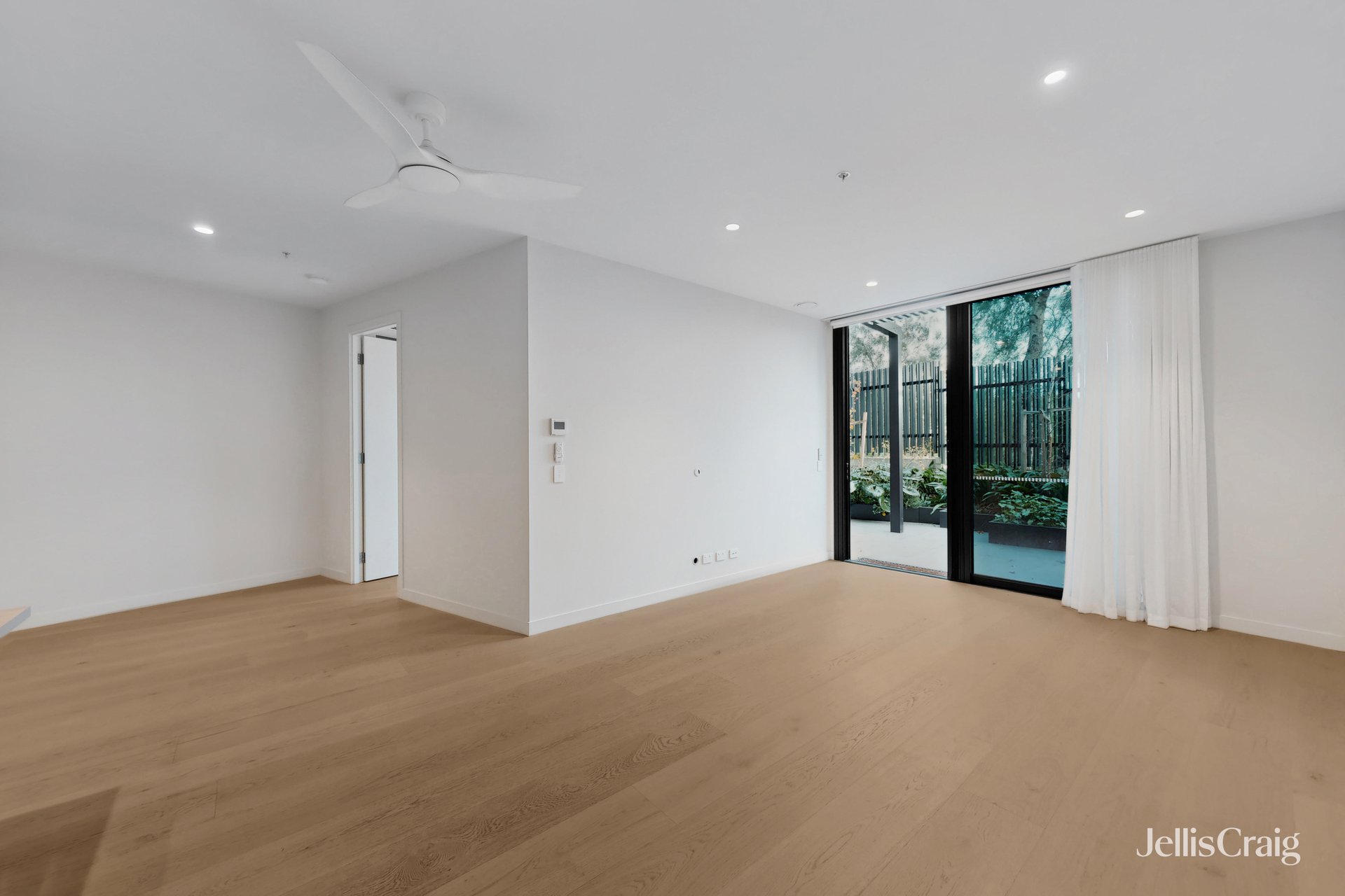 201L/532 Epsom Road, Flemington image 5