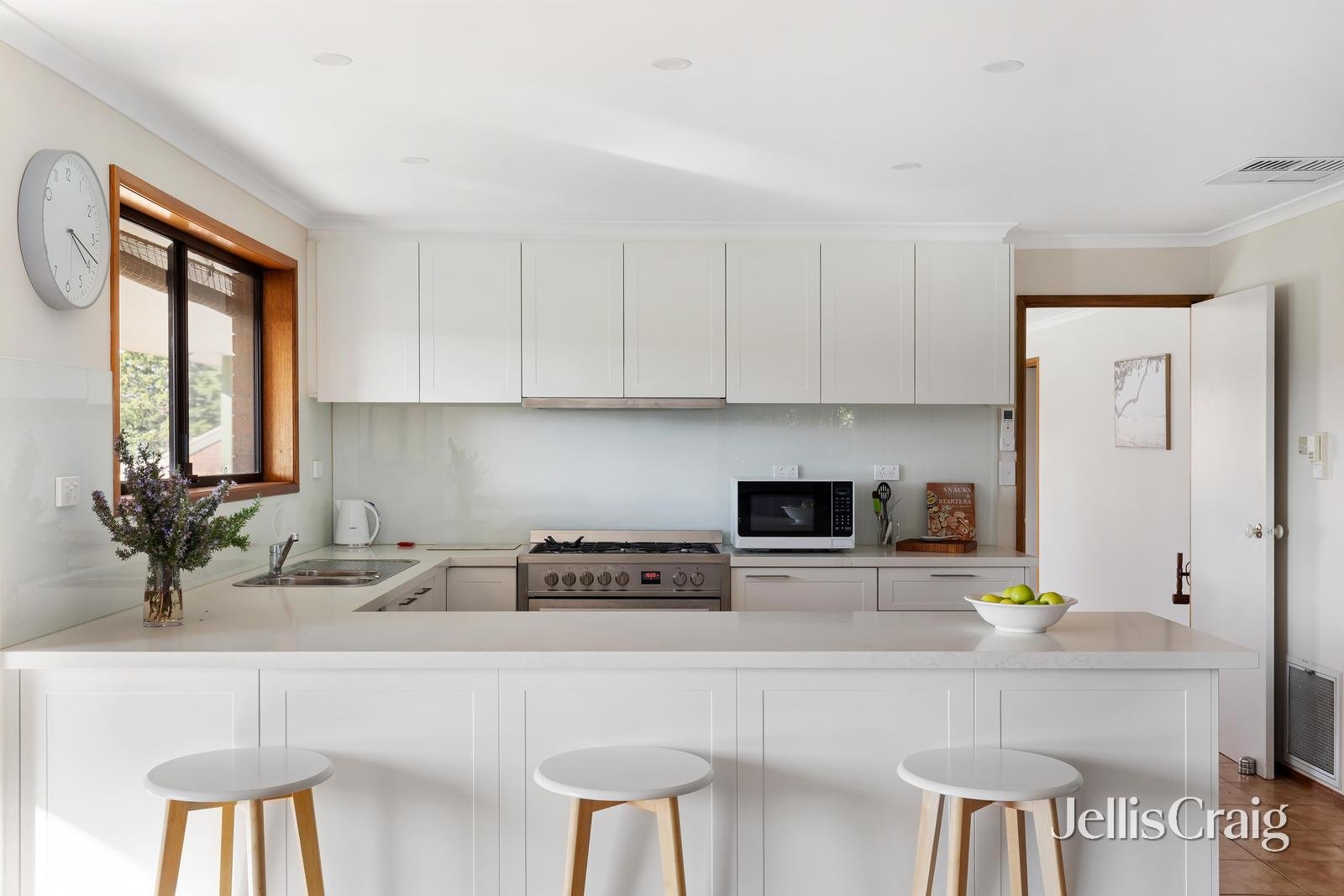 202 Main Hurstbridge Road, Diamond Creek image 2