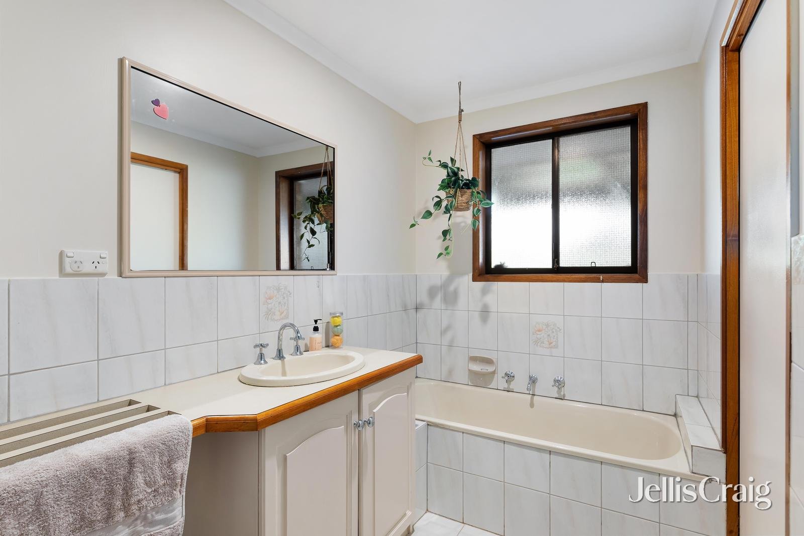 202 Main Hurstbridge Road, Diamond Creek image 9