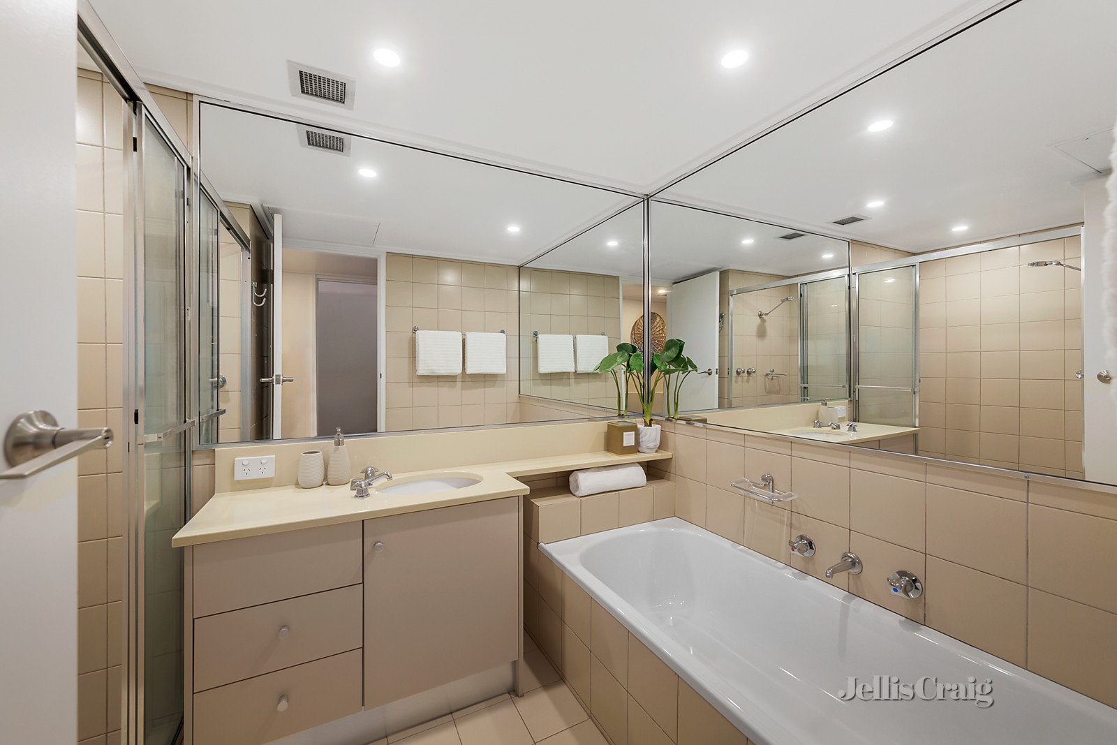 20/21 Park Lane, South Yarra image 7