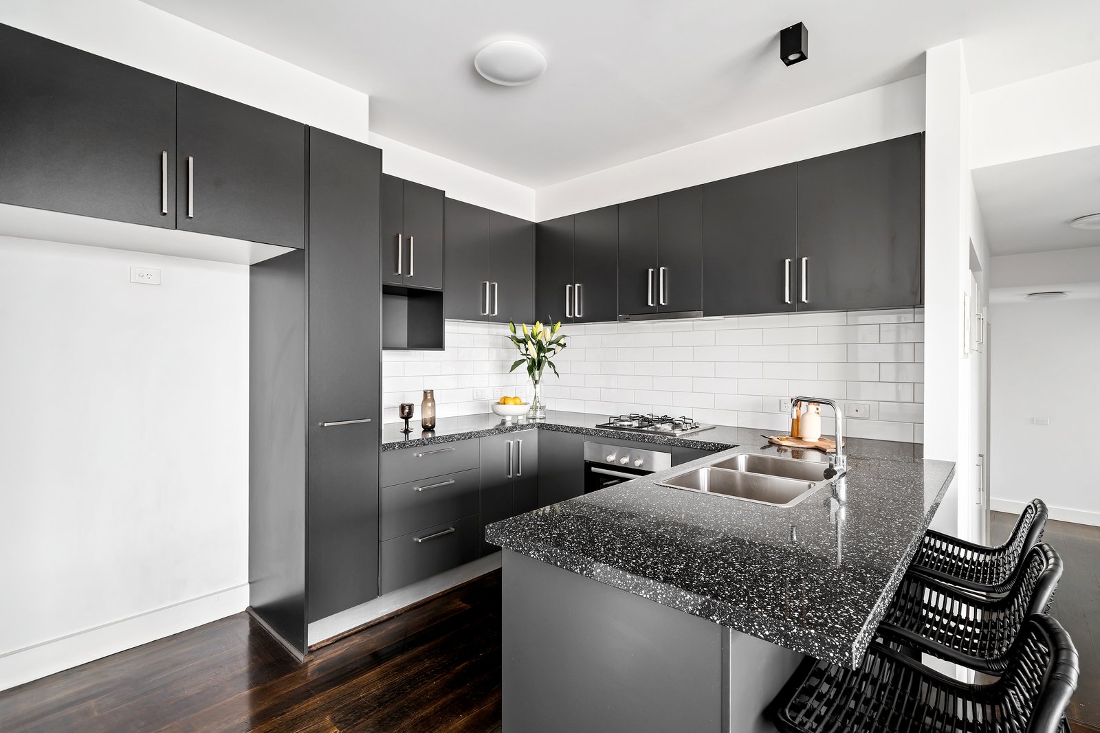 Property Gallery Thumbnail 3