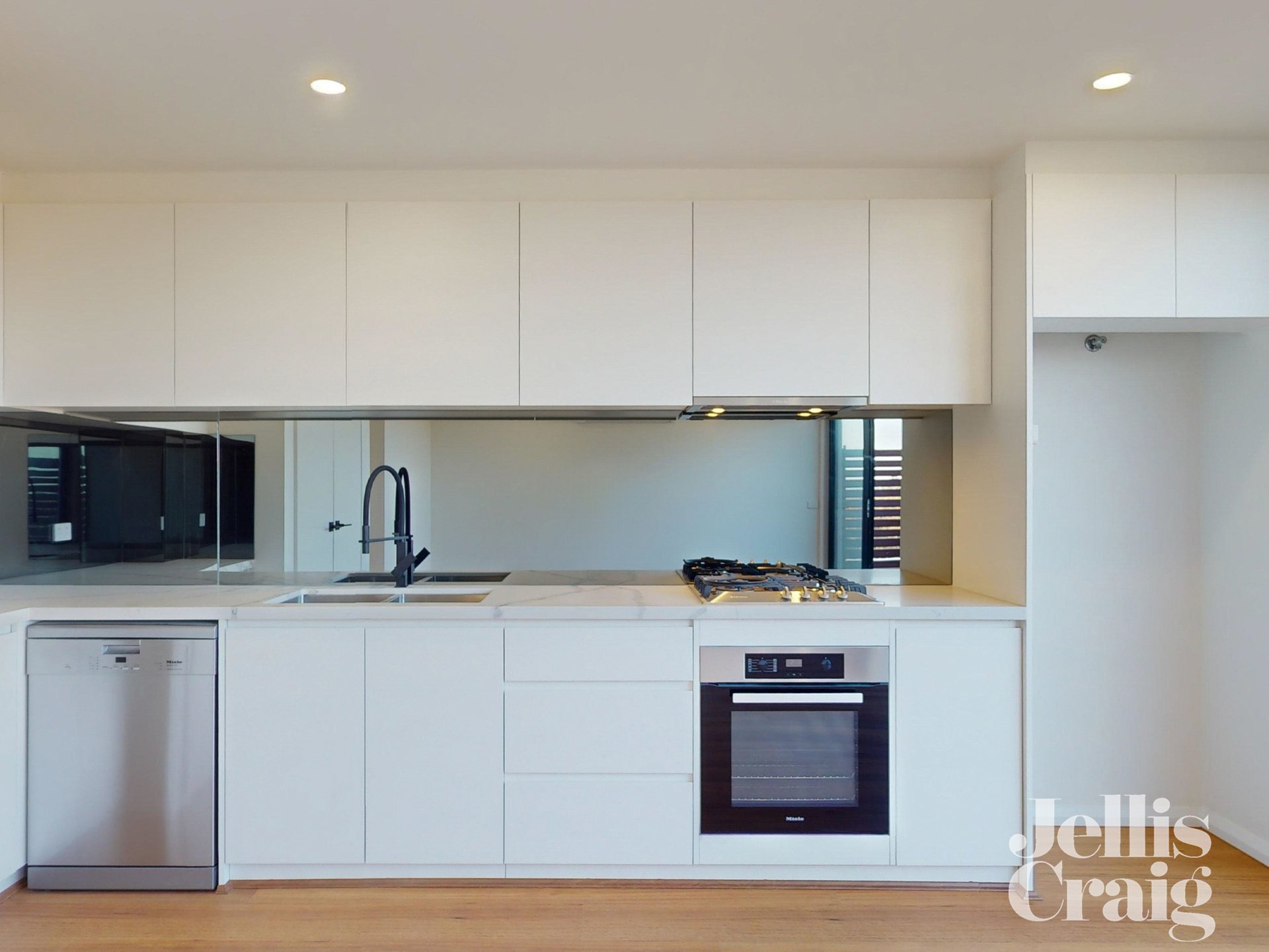 202/1282 Toorak Road, Camberwell image 2