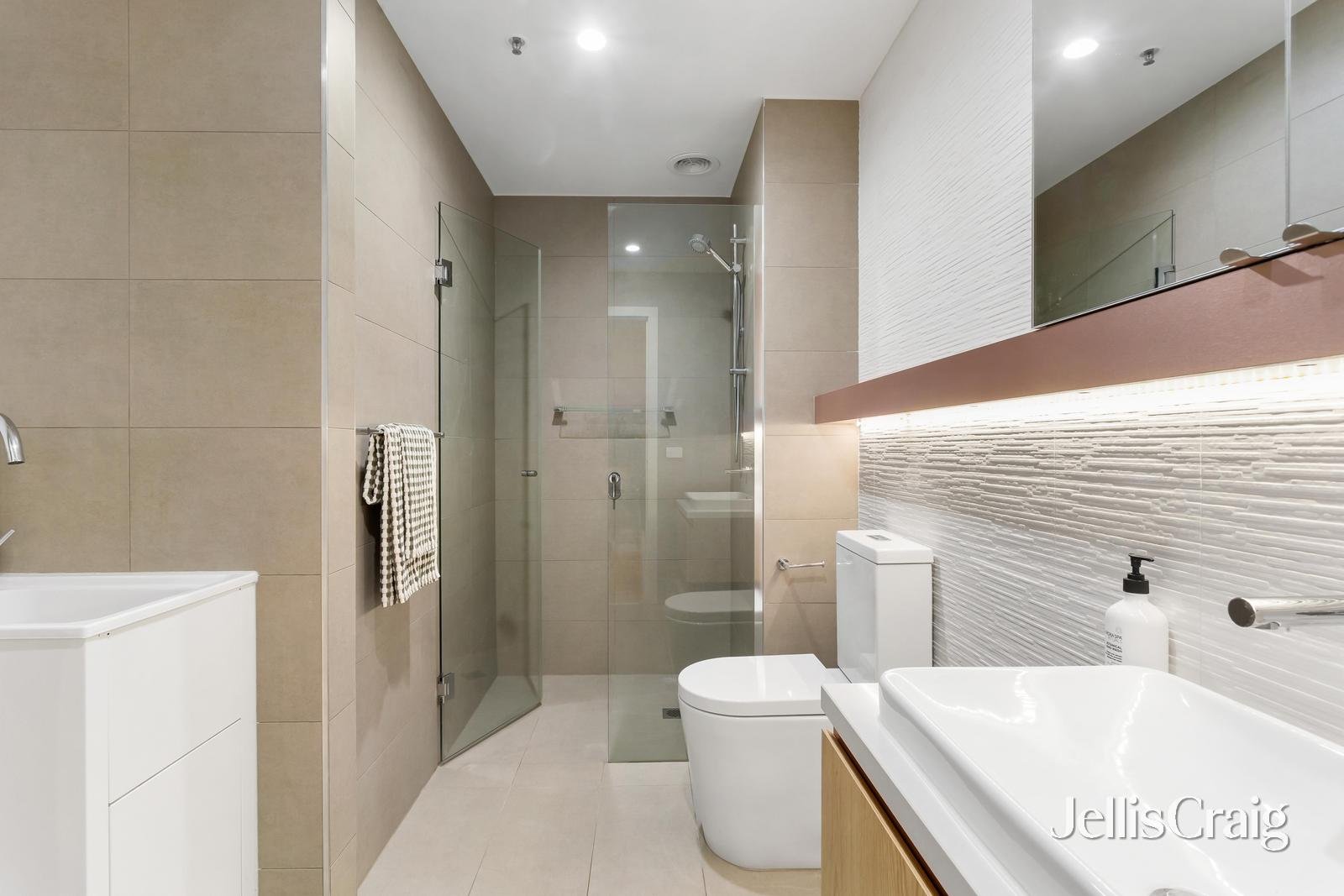 202/16 Bent Street, Bentleigh image 9