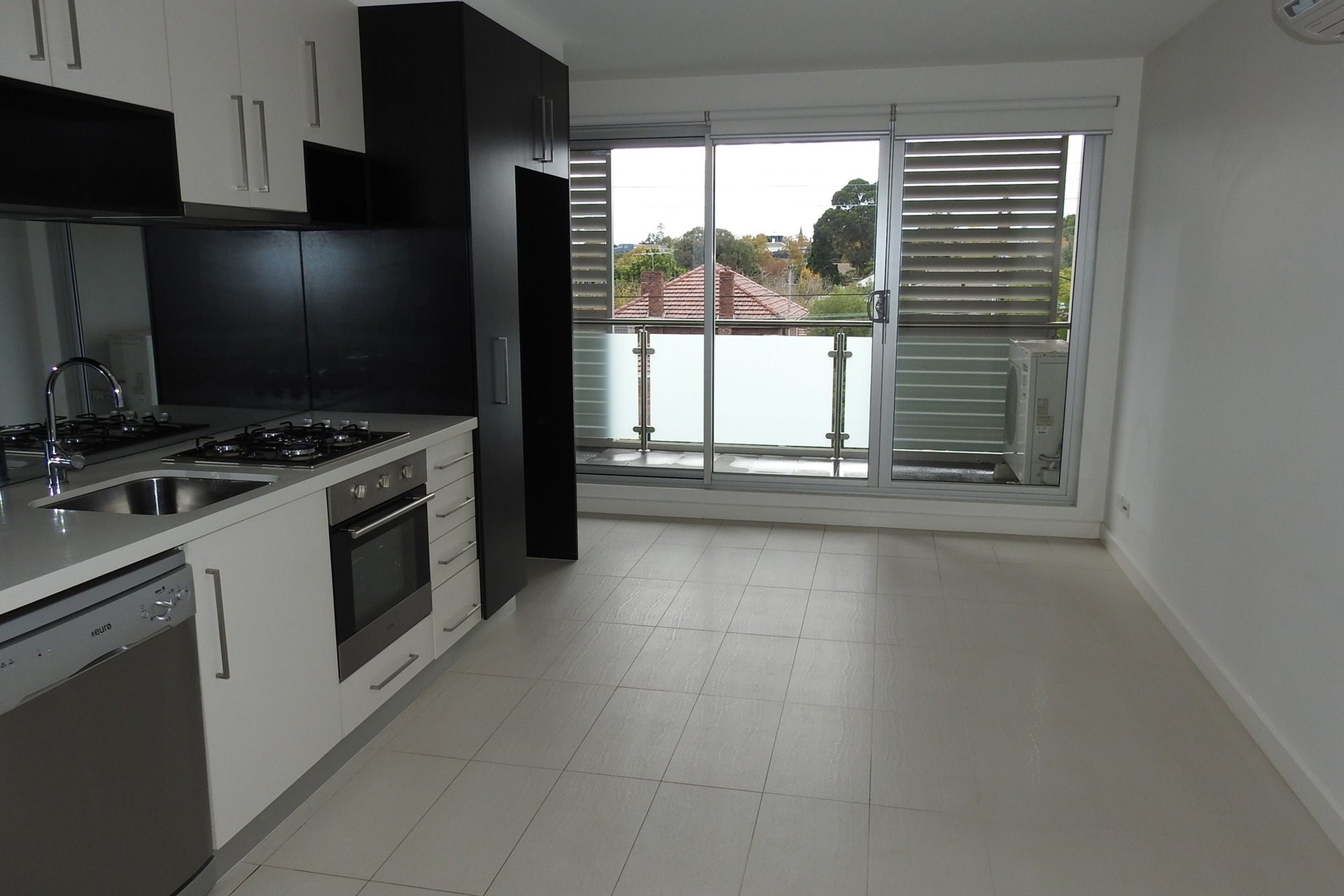 202/174 Riversdale Road, Hawthorn image 2