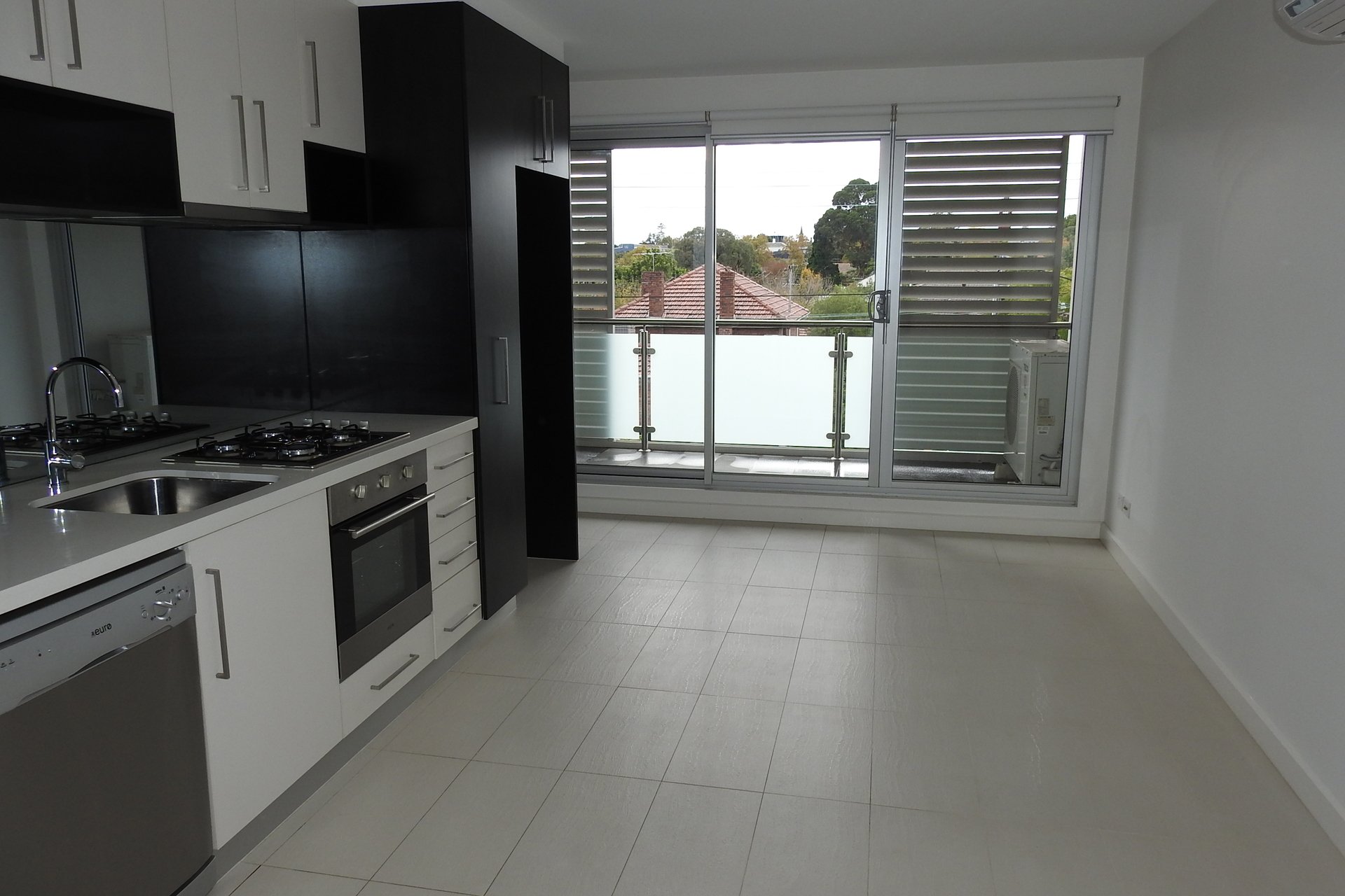 202/174 Riversdale Road, Hawthorn image 2